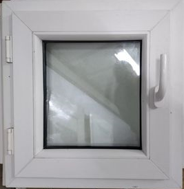 1 - Okno PVC 560 x 535