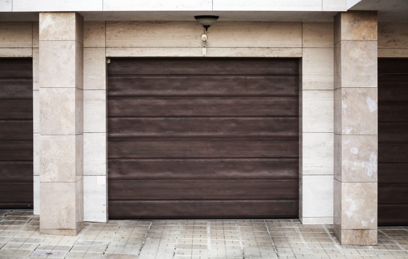 Bramy garażowe – jak wybrać odpowiednią?